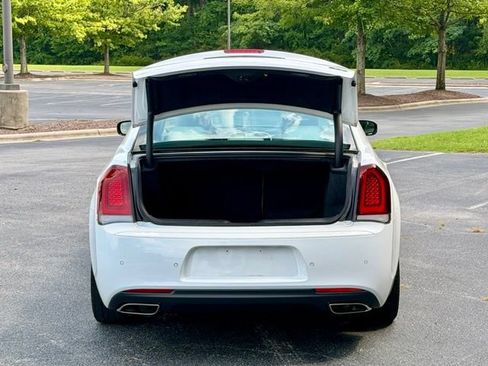 Used 2023 Chrysler 300 Touring L RWD image 17