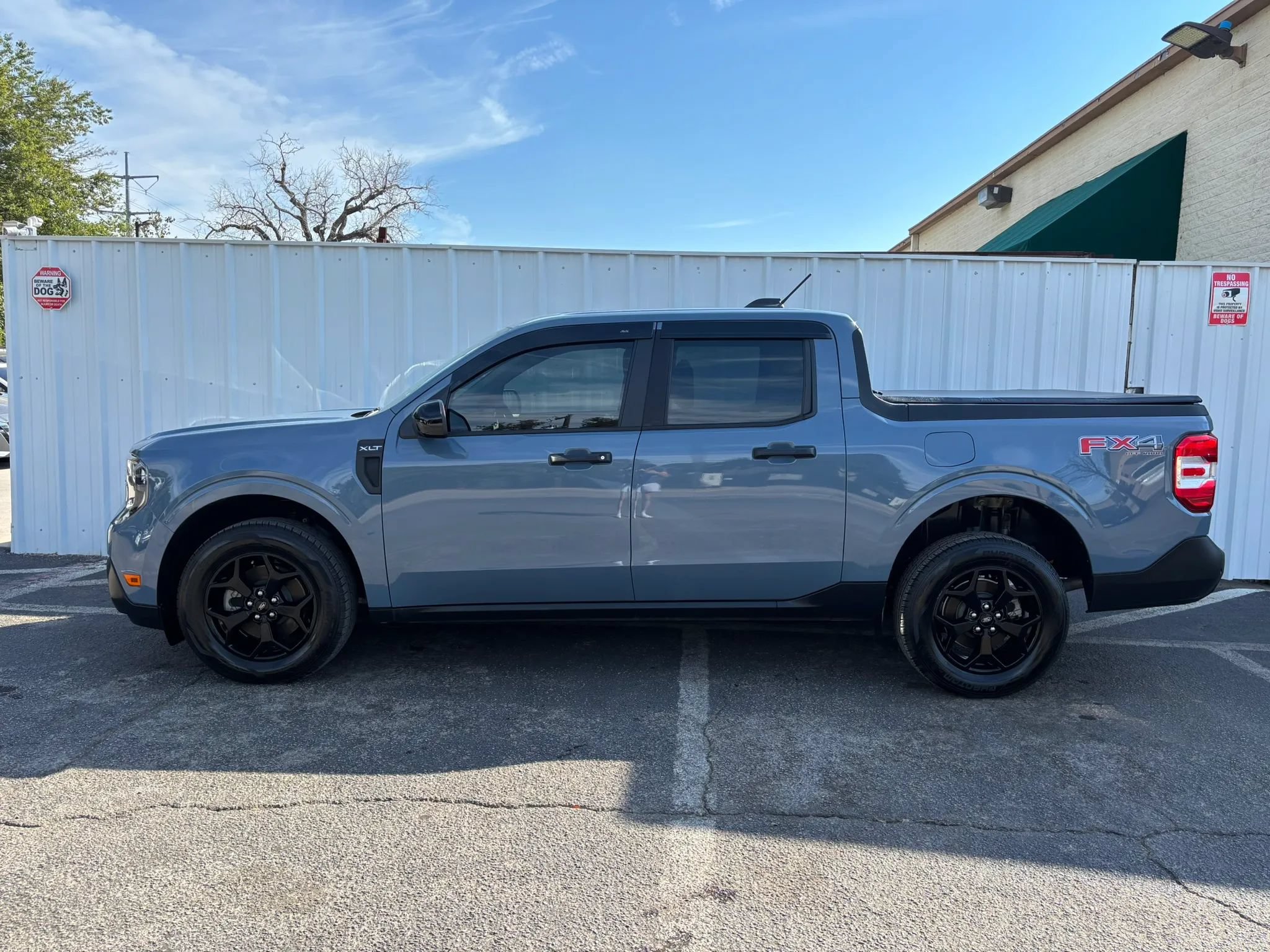 Used 2025 Ford Maverick XLT w/ XLT Luxury Package AWD/4WD image 2