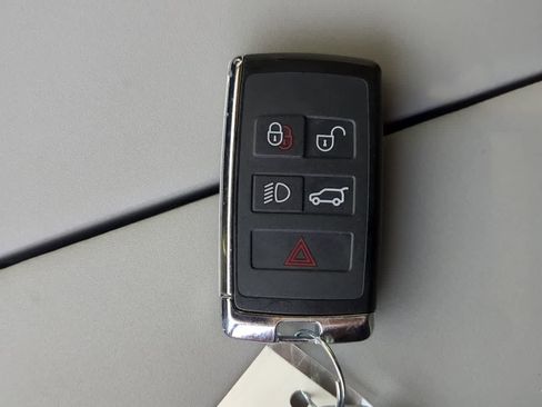 Used 2026 Land Rover Range Rover Velar Dynamic SE image 38