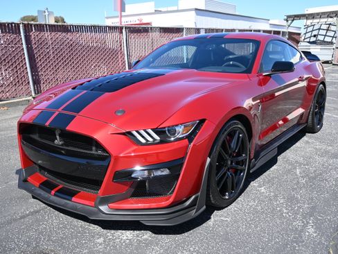 Used 2020 Ford Mustang Shelby GT500 w/ Technology Package RWD image 4