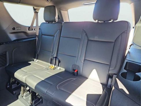 Used 2025 GMC Yukon XL Denali w/ Denali Reserve Package AWD/4WD image 38