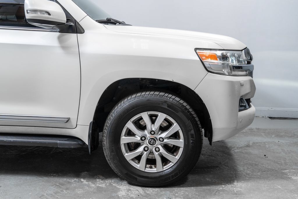Used 2018 Toyota Land Cruiser w/ Carpet Mat Package AWD/4WD image 12