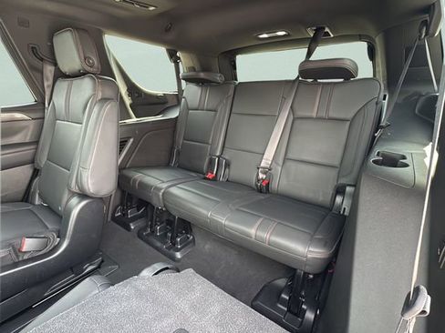 Used 2021 Chevrolet Tahoe RST w/ Luxury Package image 16