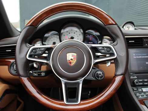 Used 2018 Porsche 911 Turbo S image 15