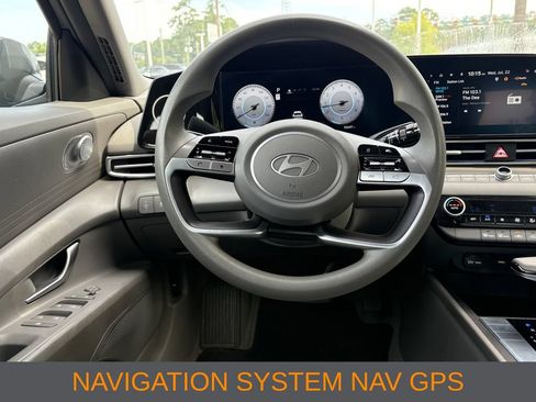 Used 2024 Hyundai Elantra SEL FWD image 6