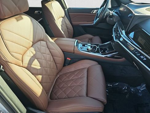 Used 2025 BMW X7 xDrive40i w/ M Sport Package image 10