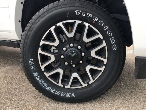 New 2025 RAM 2500 Limited AWD/4WD image 12