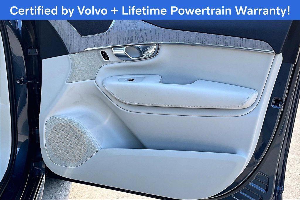 Used 2025 Volvo XC90 B6 Plus w/ Protection Package AWD/4WD image 25
