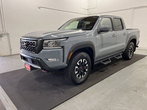 Used 2023 Nissan Frontier PRO-4X w/ Pro Convenience Package image 3