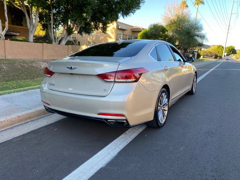 Used 2015 Hyundai Genesis 3.8 image 2