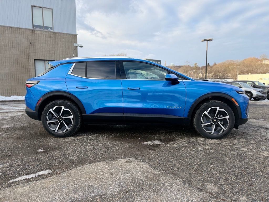 New 2026 Chevrolet Equinox EV LT AWD/4WD image 7