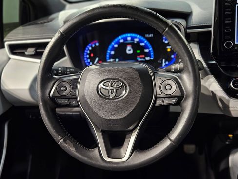 Used 2020 Toyota Corolla XSE image 26