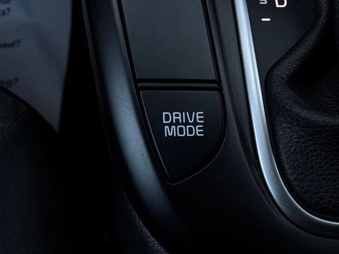 Used 2025 Kia Soul LX w/ LX Technology Package FWD image 22
