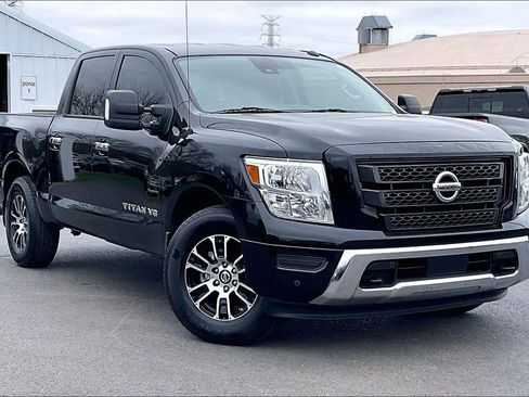 Used 2020 Nissan Titan SV w/ SV Convenience Package image 36