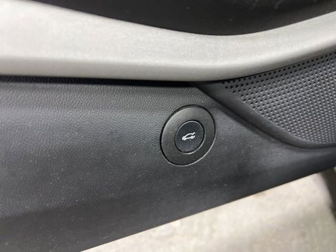 Used 2020 Chevrolet Camaro LT image 16