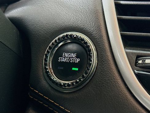 Used 2020 Chevrolet Trax LT w/ LT Convenience Package image 21