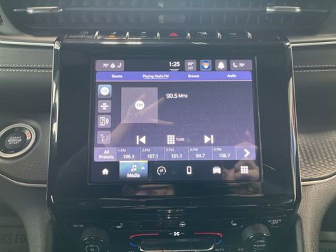 Used 2023 Jeep Grand Cherokee L Laredo image 21