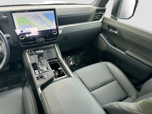 Used 2024 Lexus GX 550 AWD/4WD image 22