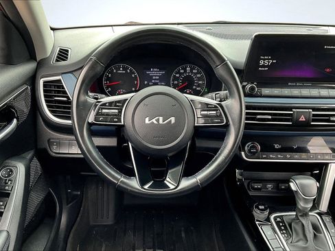 Used 2023 Kia Seltos Nightfall Edition image 5