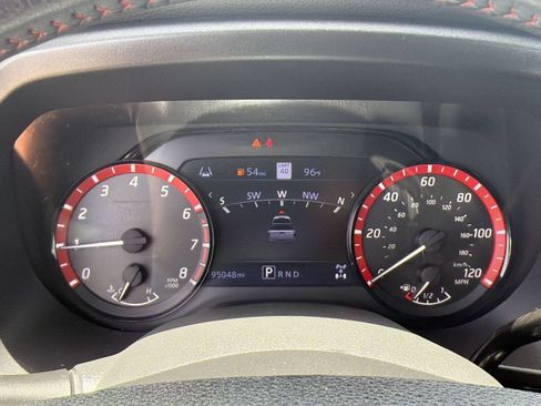 Used 2020 Nissan Titan PRO-4X w/ Pro-4x Convenience Package AWD/4WD image 19