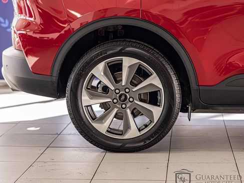 Used 2024 Ford Escape Platinum image 12