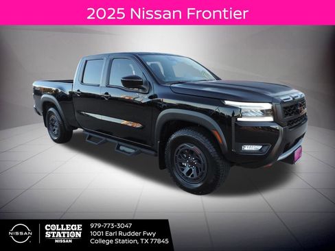 Used 2025 Nissan Frontier PRO-4X image 1