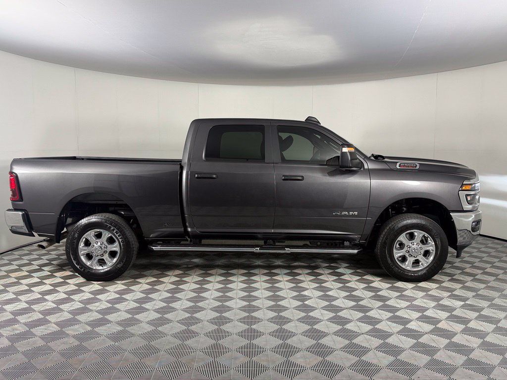 Used 2025 RAM 2500 Big Horn AWD/4WD image 5