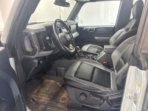 Used 2023 Ford Bronco Big Bend w/ Sasquatch Package AWD/4WD image 12