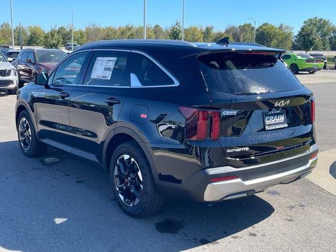 New 2026 Kia Sorento S w/ S Panoramic Sunroof Package FWD image 5