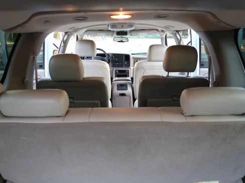 Used 2004 GMC Yukon XL SLT w/ Preferred Equipment Group image 21