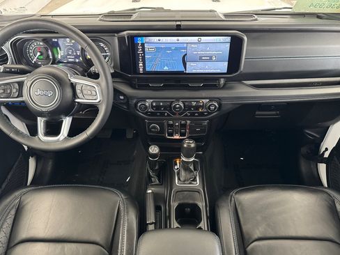 Used 2024 Jeep Wrangler High Altitude AWD/4WD image 12