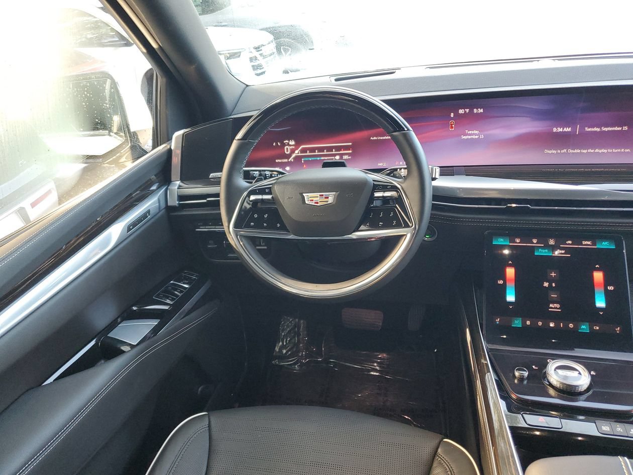 Used 2026 Cadillac Escalade Luxury AWD/4WD image 12