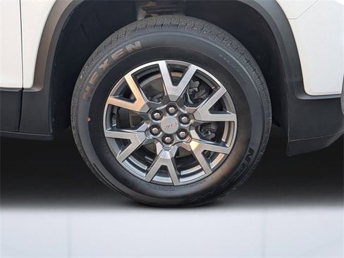 Used 2023 GMC Acadia SLT image 10