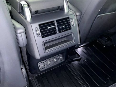 Used 2022 Land Rover Discovery S R-Dynamic AWD/4WD image 30