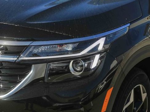 New 2026 Kia Seltos EX FWD image 13