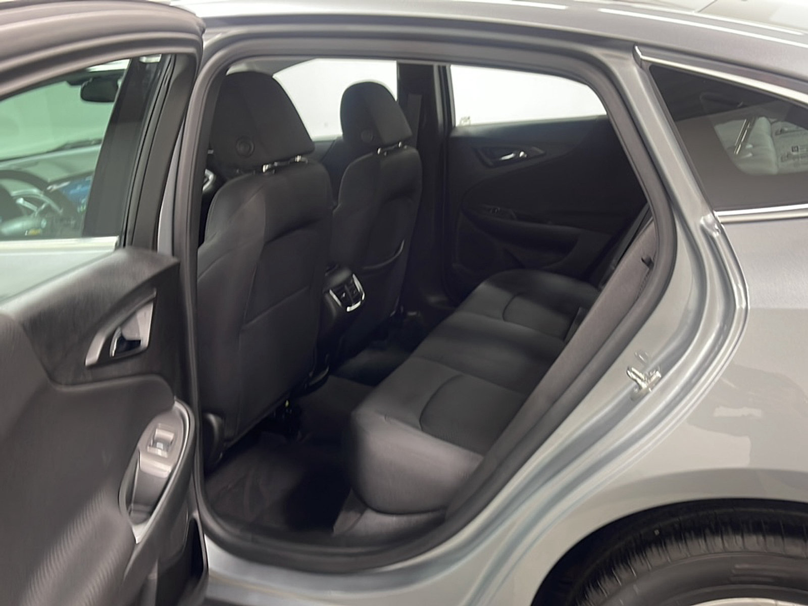 Used 2025 Chevrolet Malibu LT FWD image 14