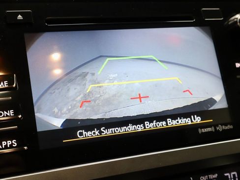 Used 2017 Subaru Outback 2.5i Premium image 2