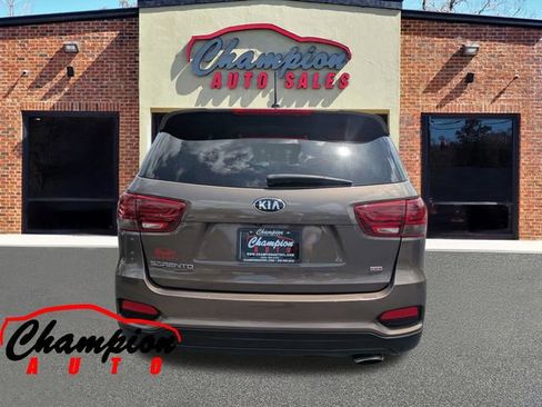 Used 2019 Kia Sorento AWD image 8