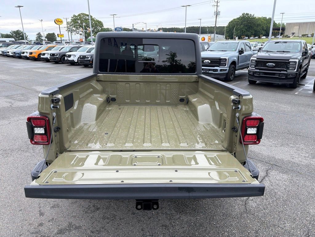Used 2026 Jeep Gladiator Mojave AWD/4WD image 21