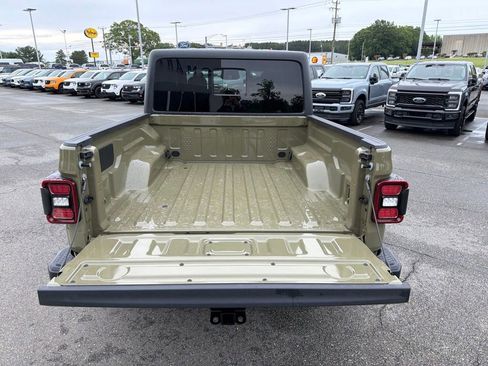 Used 2026 Jeep Gladiator Mojave AWD/4WD image 21