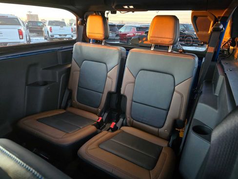 Used 2022 Ford Bronco Outer Banks w/ Sasquatch Package image 18