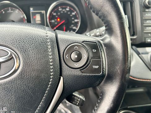 Used 2016 Toyota RAV4 SE image 13