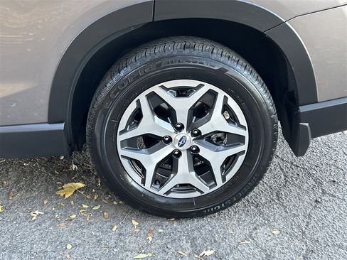 Certified 2023 Subaru Forester Premium image 11