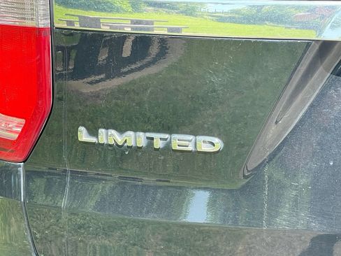 Used 2016 Ford Explorer Limited image 8