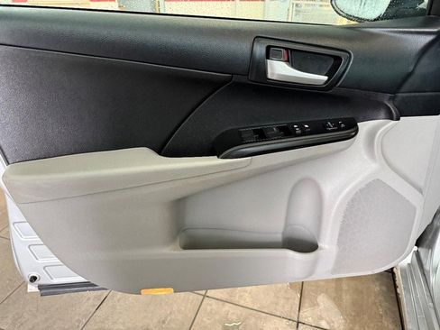 Used 2014 Toyota Camry LE image 17
