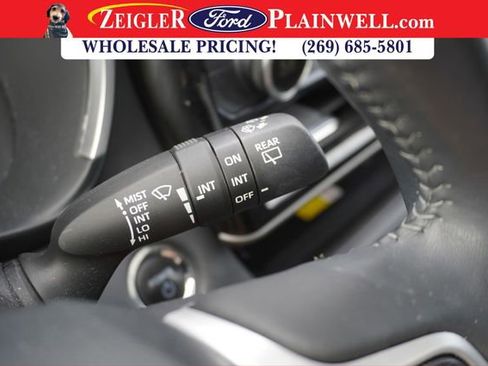 Used 2023 Toyota Highlander XLE image 31