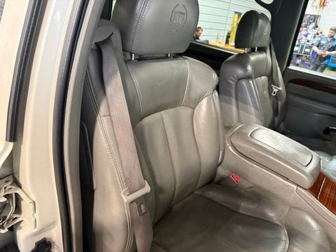 Used 2002 Cadillac Escalade AWD image 11