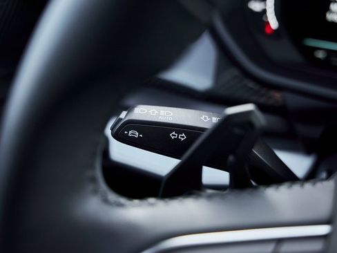 Used 2025 Lamborghini Urus SE image 57