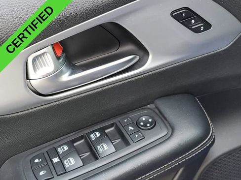 Used 2019 Chrysler Pacifica Limited w/ S Appearance Package image 24