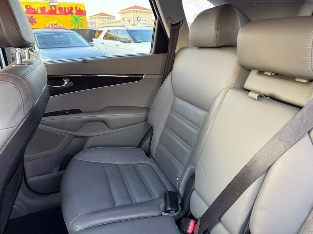 Used 2016 Kia Sorento EX w/ EX Premium Package FWD image 29